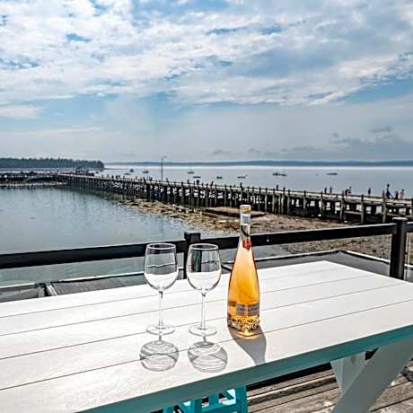 Captain Dan's Sunset Suite