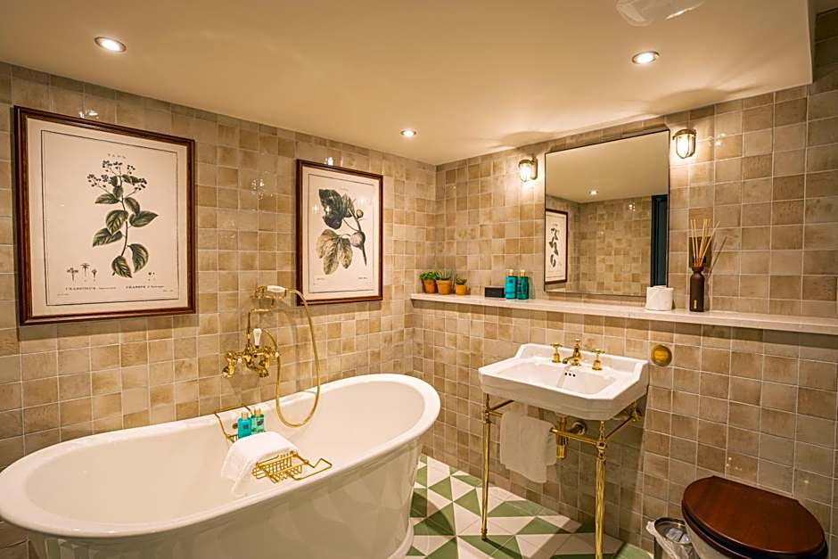 Salisbury Arms Hotel