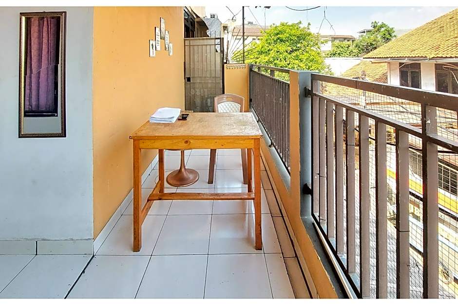 Pondok Gede Dkost Syariah Mitra RedDoorz