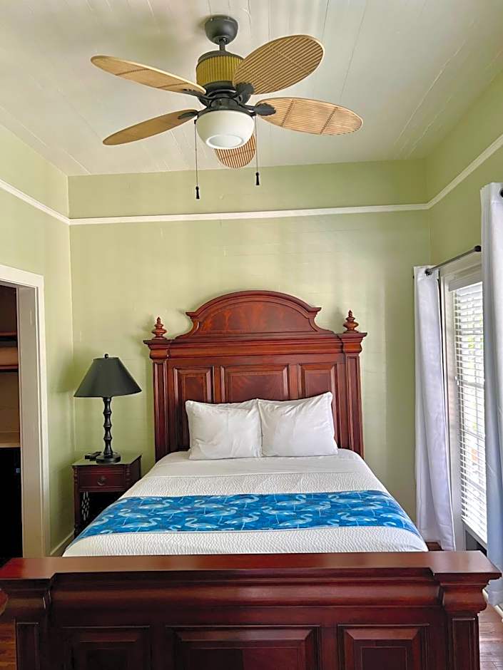 The Porch on Frances Inn - Adults Exclusive