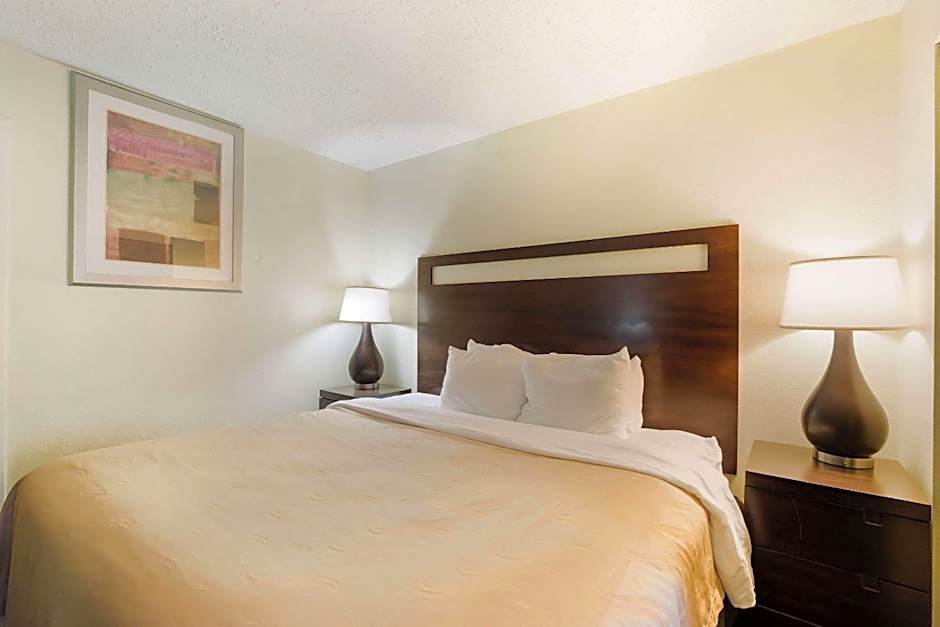 Quality Inn & Suites Conference Center Statesboro Historic District