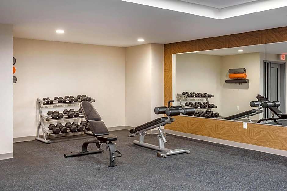 Comfort Inn & Suites Newark Liberty International Airport