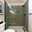 Bodega Coast Inn and Suites