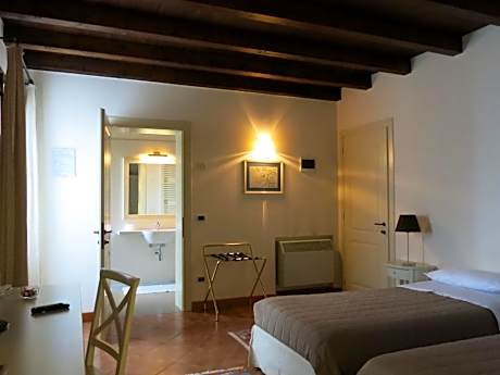 Twin Room with Private Bathroom