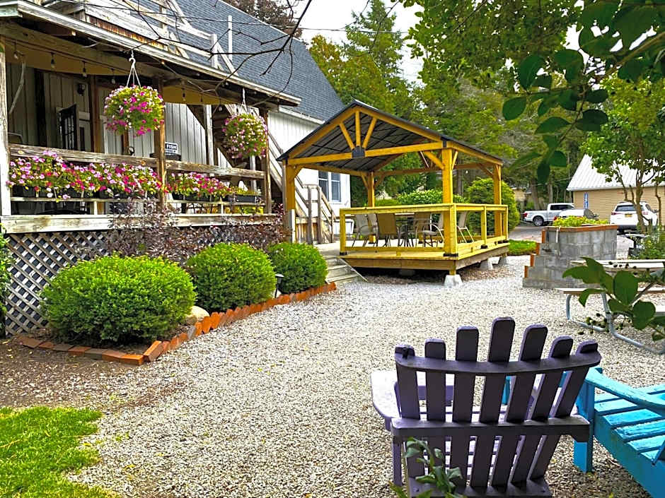 Lake Ontario Motel & Inn