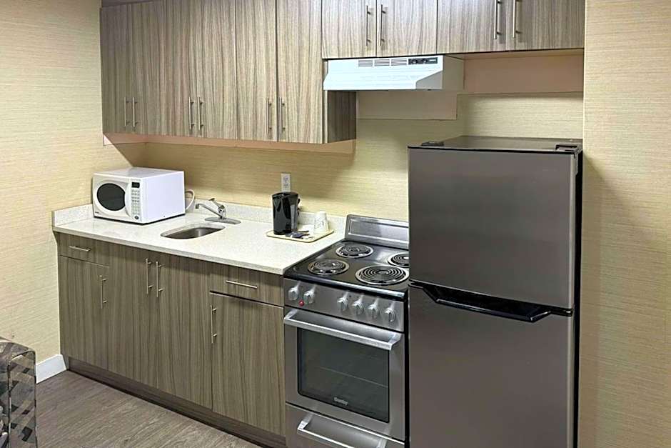 Rodeway Inn & Suites