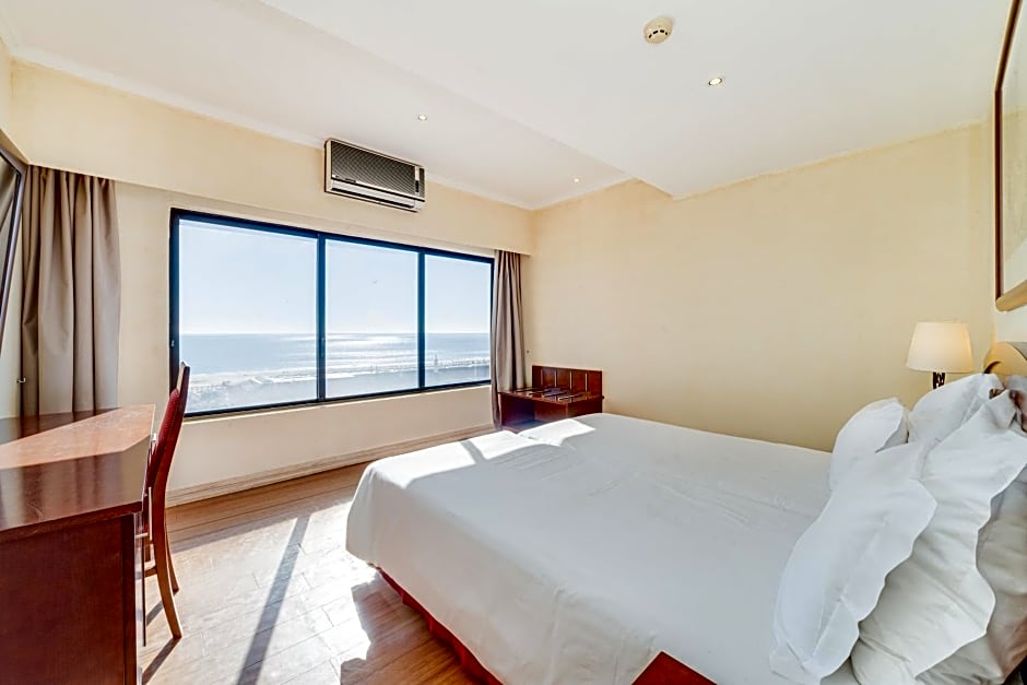 Yellow Praia Monte Gordo