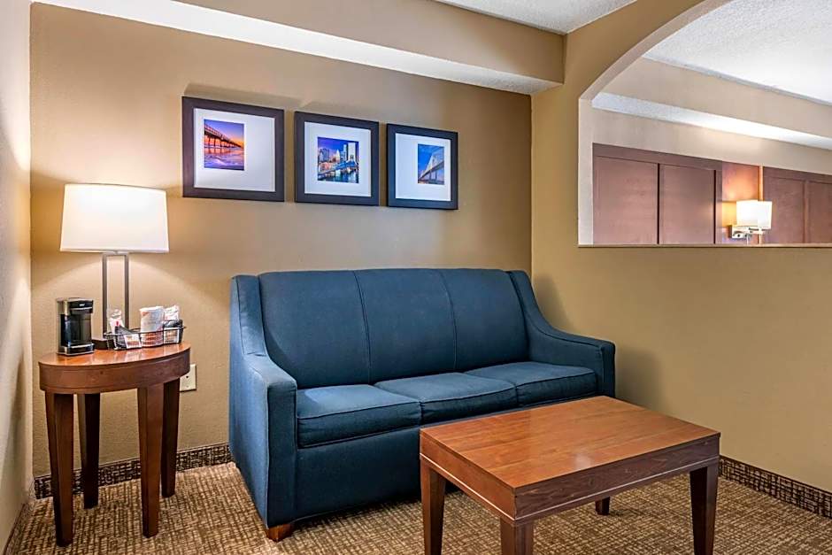 Comfort Suites Baymeadows Near Butler Blvd