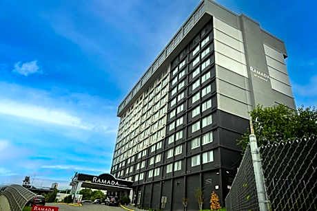 Ramada by Wyndham North Bergen