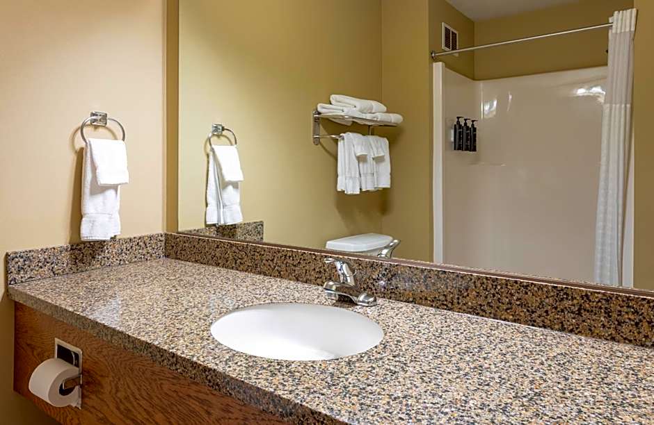 GrandStay Inn & Suites of Luverne