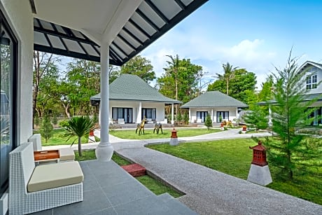 DELUXE GARDEN QUADRUPLE