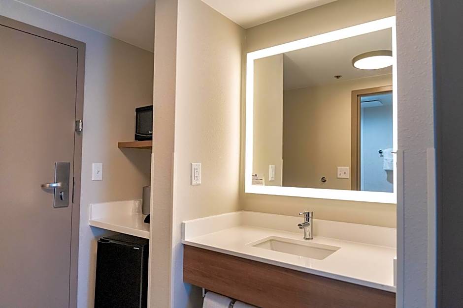 Holiday Inn Express Frazer - Malvern By IHG