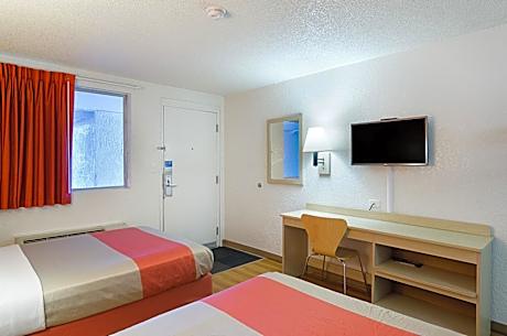 Double Room - Disability Access - Roll In Shower