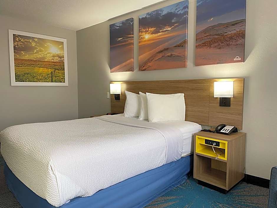 Days Inn by Wyndham Colby