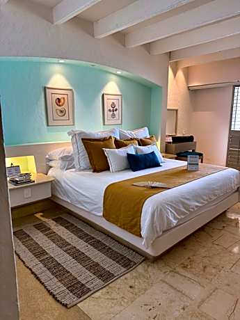 Deluxe Suite with Sea View