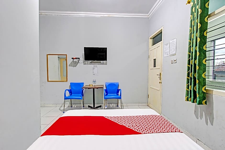 OYO 92287 Hotel Aji Mantoro