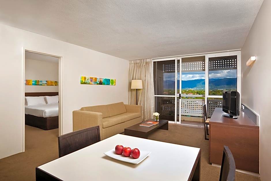Cairns Harbourside Hotel