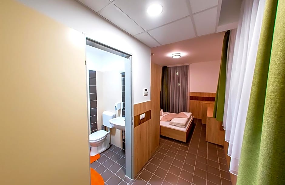 CVSE Clubház és Panzió