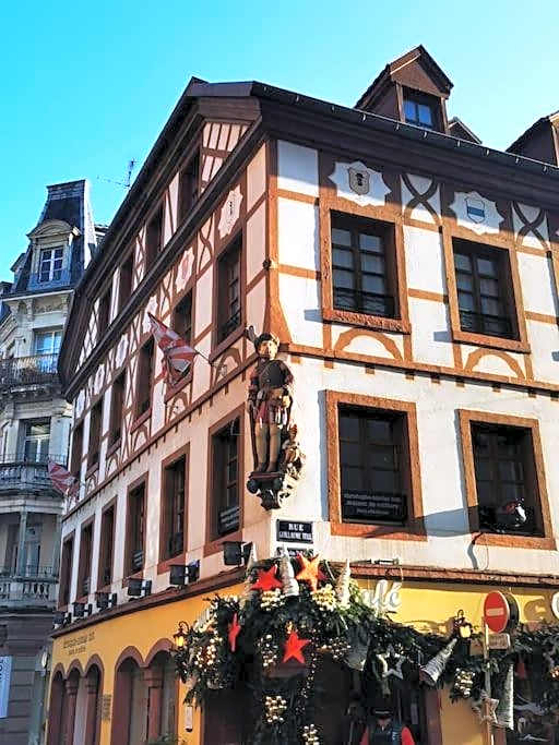 ART & SPA Luxury bedroom at the heart historical center