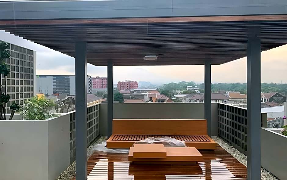 Sans Hotel RG Living Jogja by RedDoorz