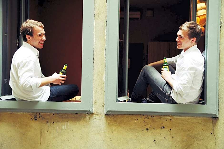 Saint SHERMIN bed breakfast & champagne