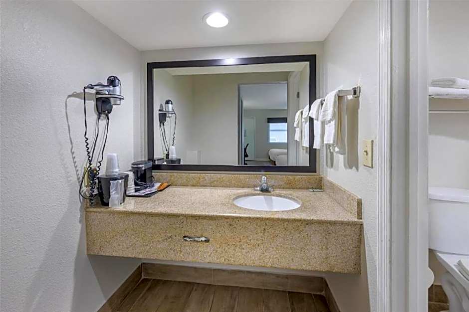 Best Western Fairwinds Inn