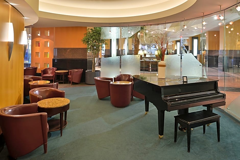 Edward Hotel and Convention Center