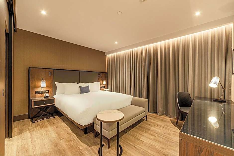 The Fellows House Cambridge, Curio Collection by Hilton