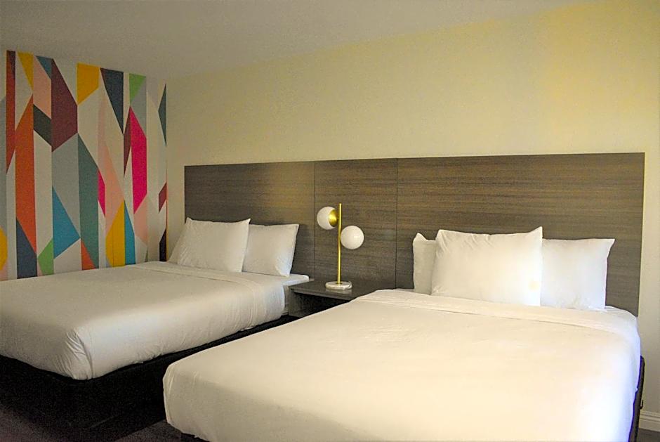 Signature Anaheim Maingate