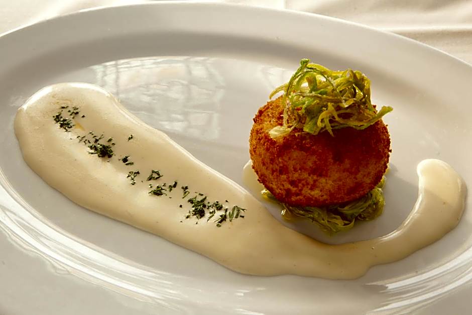 The Lamplighter Dining ~ Rooms