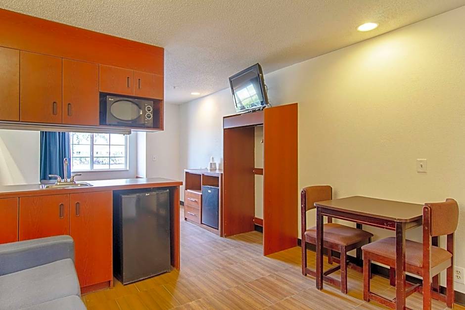 Americas Best Value Inn & Suites Brunswick