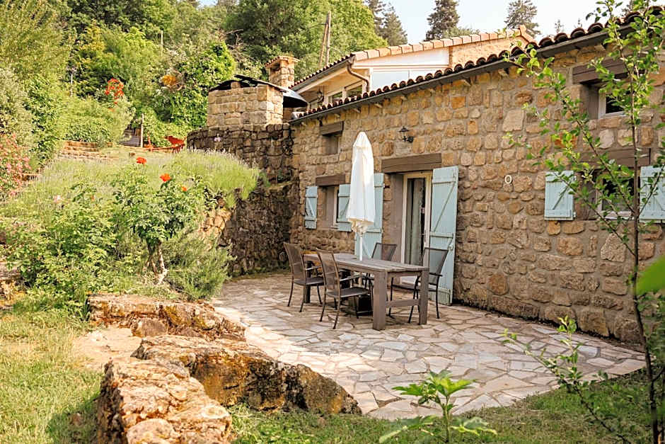 Les Grangeonnes, gîtes nature, piscine, bain nordique, sauna pour accueil familiale ou de groupe