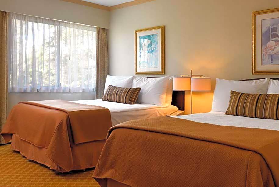 Royal Scot Hotel & Suites, Trademark Collection by Wyndham