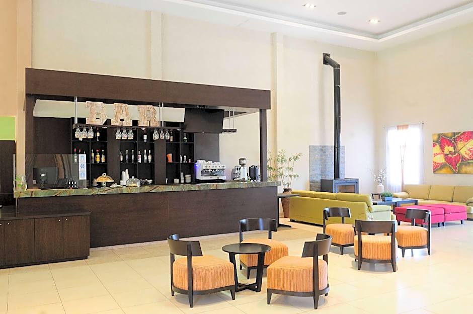 Howard Johnson Funes