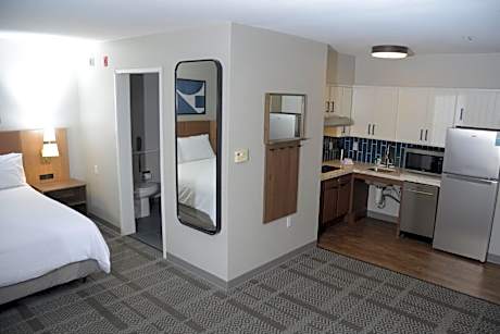One-Bedroom Suite - Disability Access/Non-Smoking
