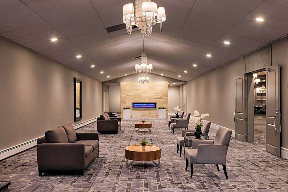 Pomeroy Hotel & Conference Centre