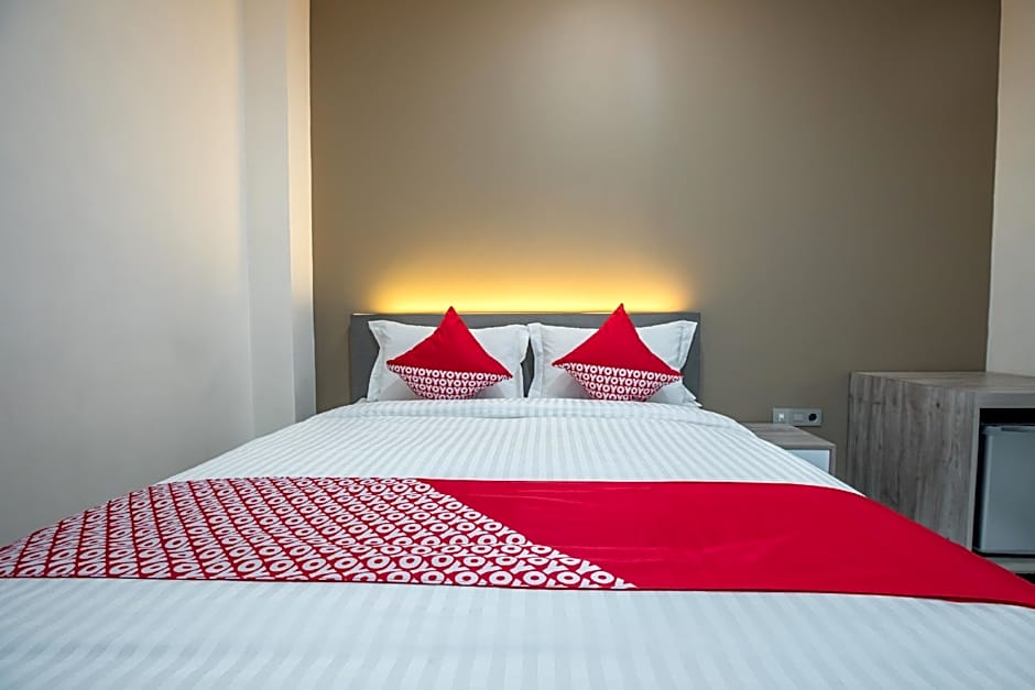 Super OYO 1487 Residence Khoe