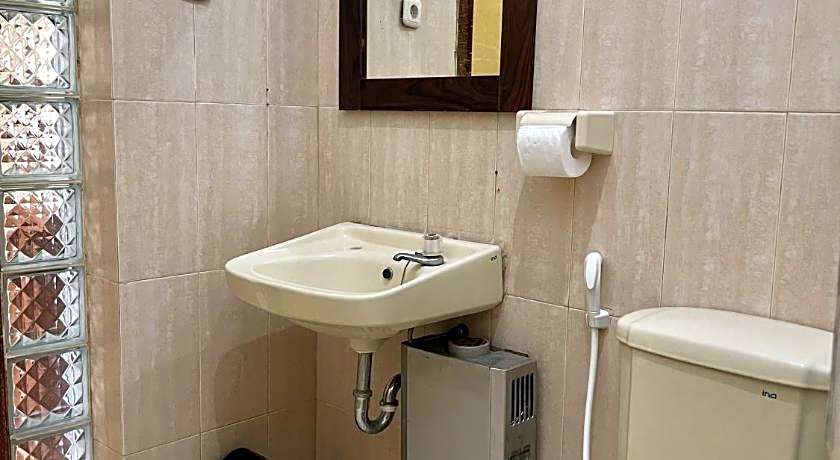 Arys Lagoon Bungalow & Hotel