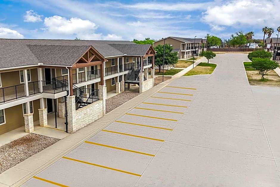 Eagle's Den Suites Carrizo Springs a Travelodge by Wyndham