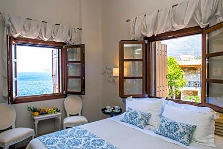 Deluxe Double or Twin Room with Sea View