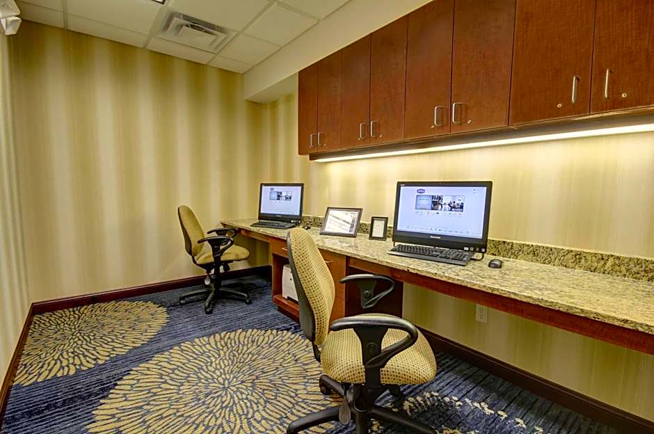 Hampton Inn By Hilton And Suites Alexandria