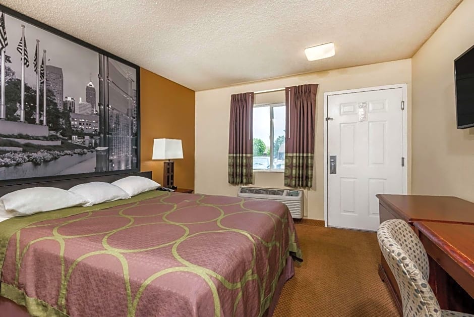 Super 8 by Wyndham Indianapolis/NE/Castleton Area