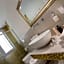 White Suite & Apartments