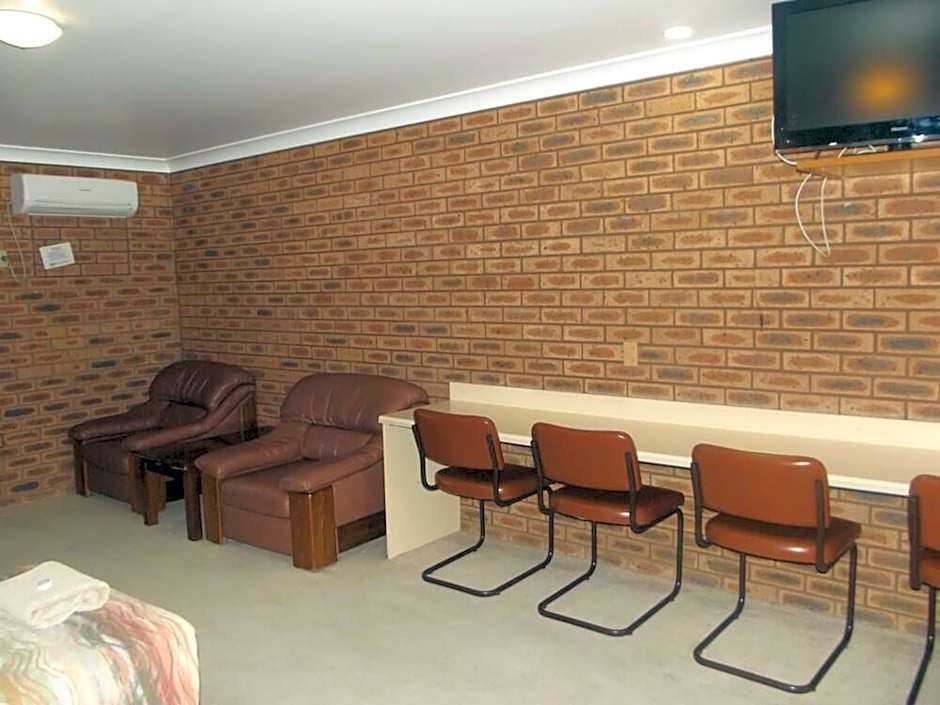 Cobar Town & Country Motor Inn