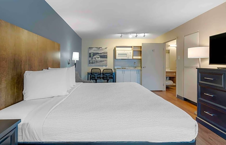 Extended Stay America Suites - San Francisco - San Mateo - SFO