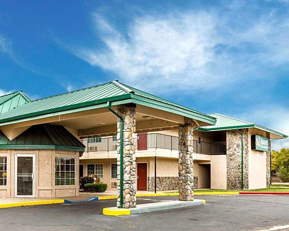 Quality Inn & Suites Minden