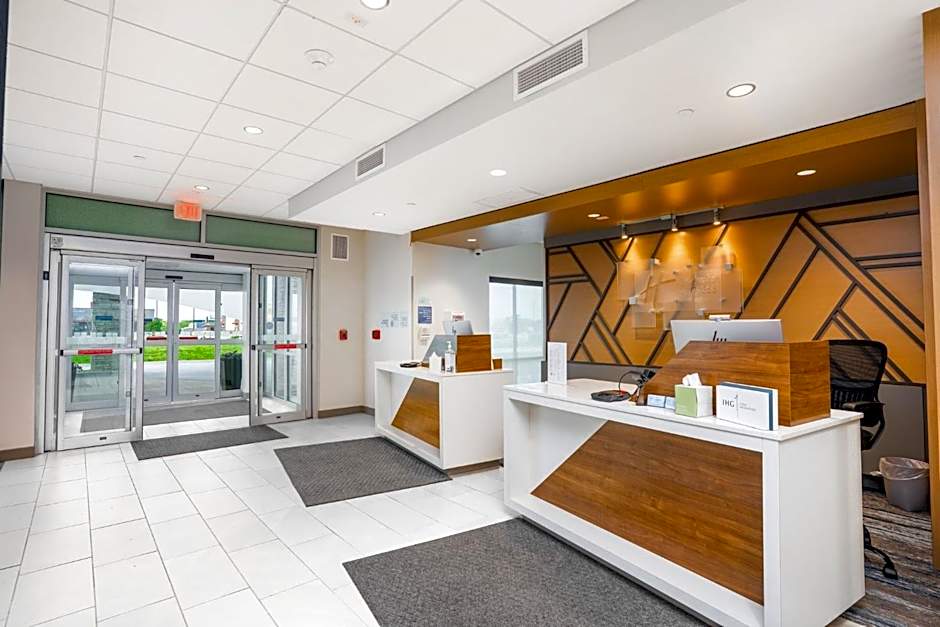 Holiday Inn Express & Suites Cedar Rapids NW - Marion By IHG