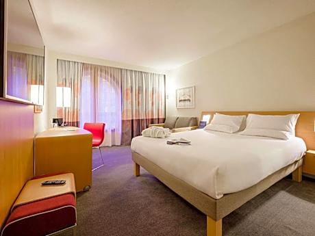 Superior Room with One Double Bed and One Sofa Bed