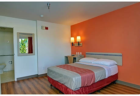 1 Full Bed | ADA/RI Shower/Micfridge
