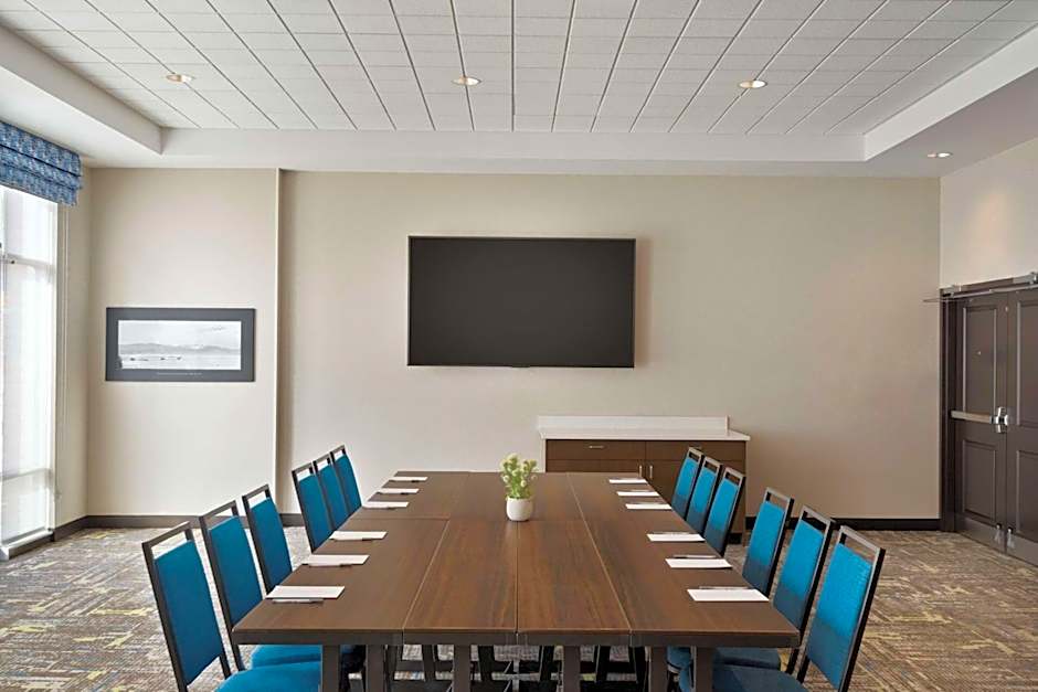 Hampton Inn & Suites Kelowna, British Columbia, Canada